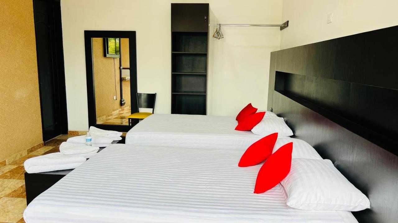 Hotel Villa Pralaya Джутепек Екстериор снимка