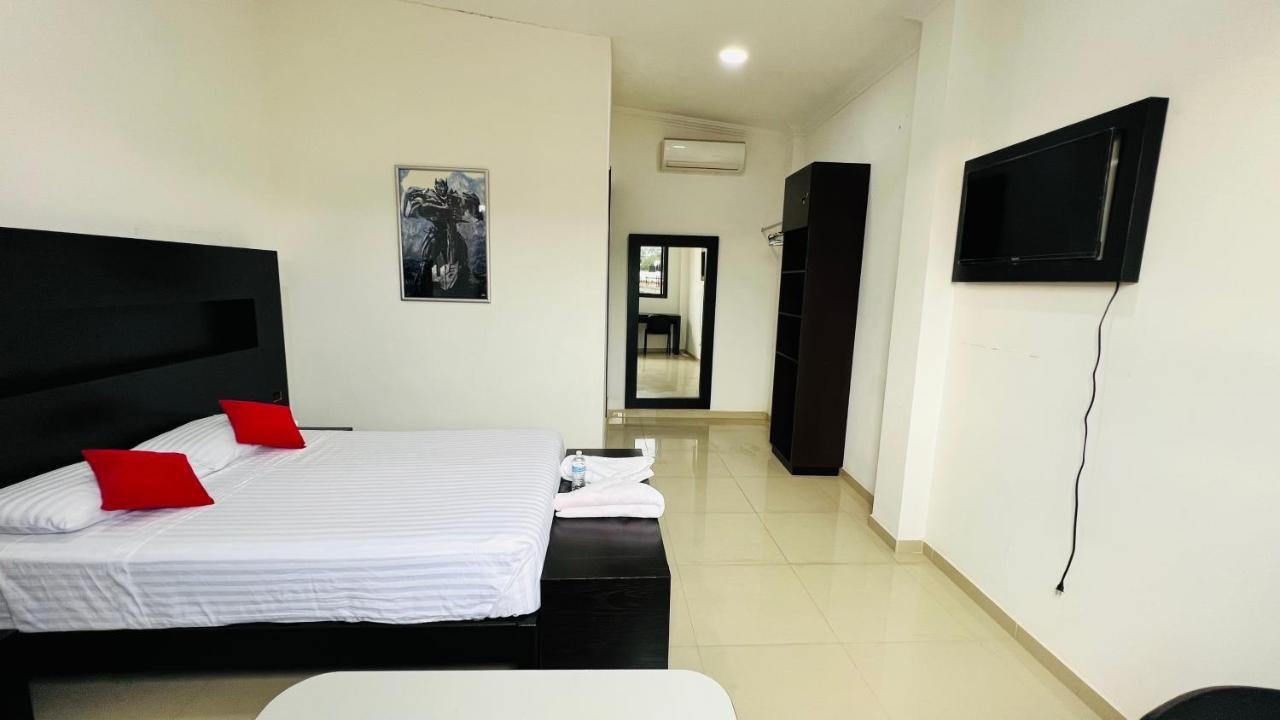 Hotel Villa Pralaya Джутепек Екстериор снимка