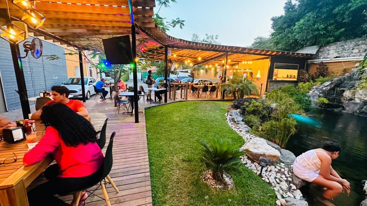 Hotel Villa Pralaya Джутепек Екстериор снимка